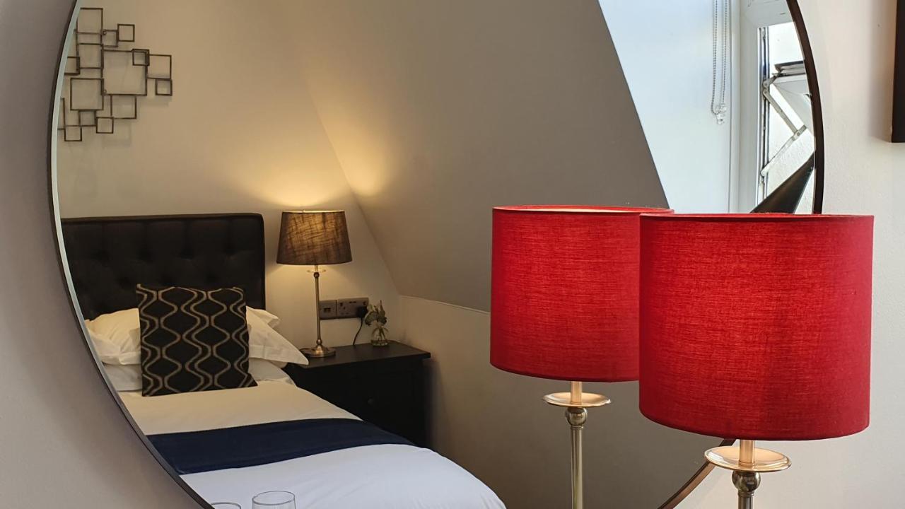A Room With A View Hove Exteriér fotografie A bedroom at the hotel