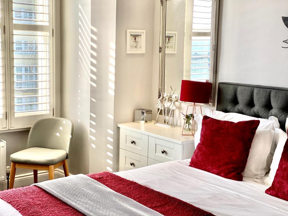 A Room With A View Hove Exteriér fotografie A bedroom at the hotel