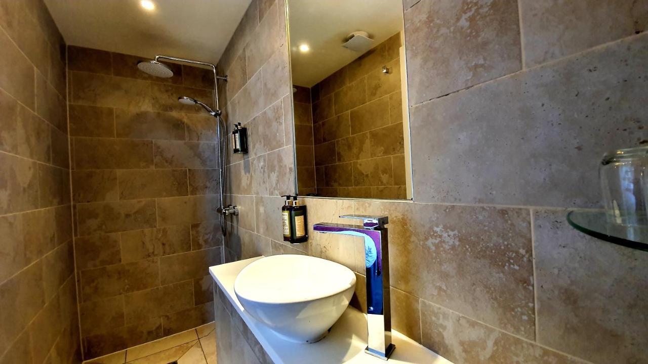 A Room With A View Hove Exteriér fotografie Bathroom