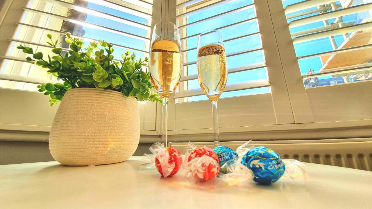 A Room With A View Hove Exteriér fotografie Lindt Lindor