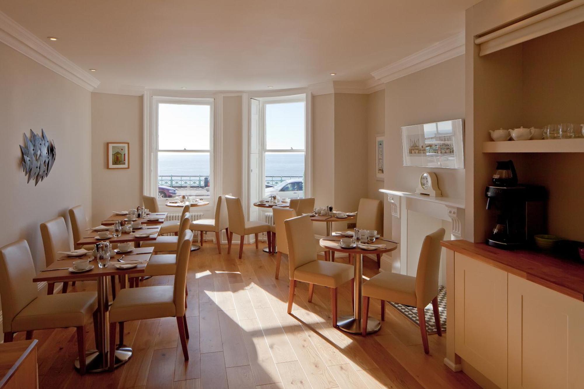 A Room With A View Hove Exteriér fotografie The dining room at the hotel