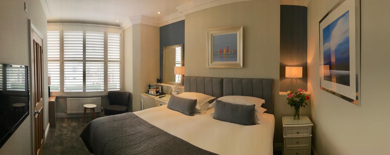 A Room With A View Hove Exteriér fotografie A bedroom at the hotel