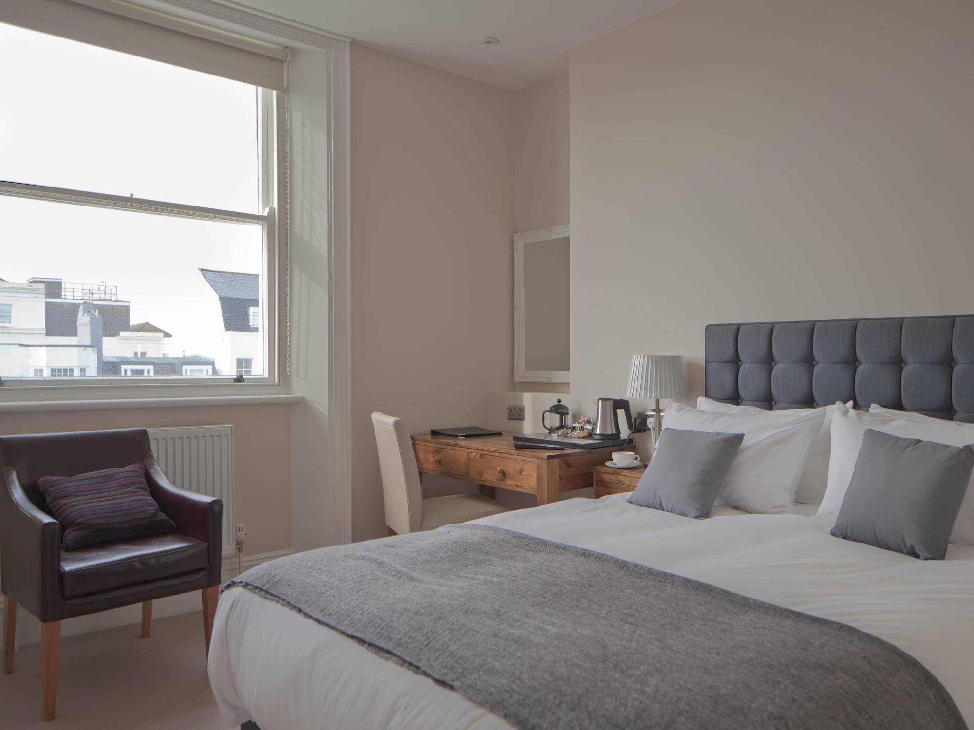 A Room With A View Hove Exteriér fotografie A bedroom at the hotel